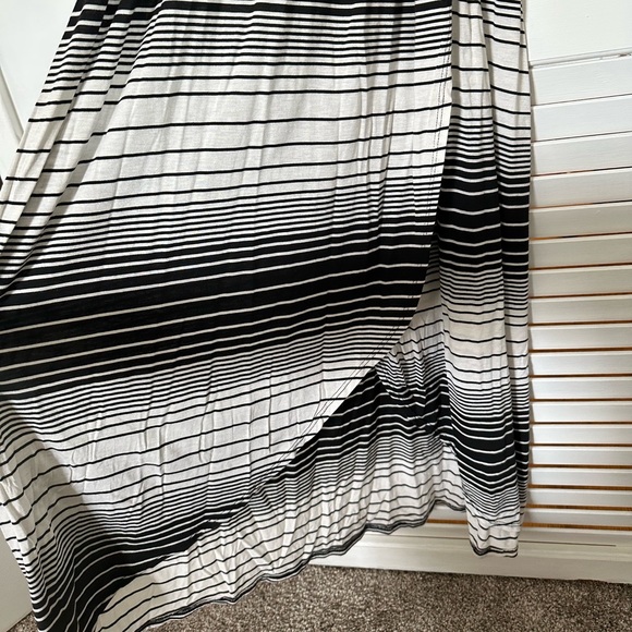 Maxi Dress - Picture 2 of 4